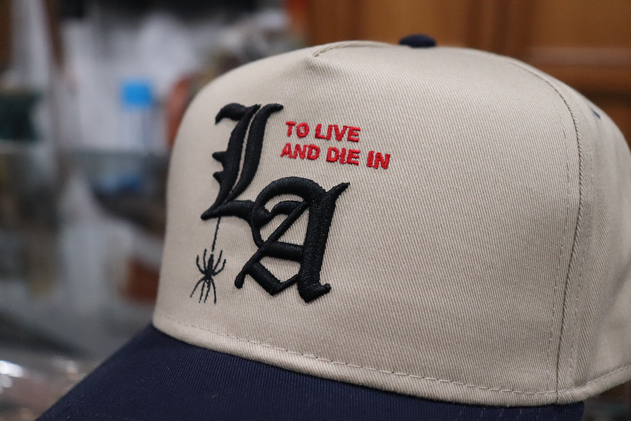 To live and Die in LA 5 Panel Snap Back Cap in Beige x Navy