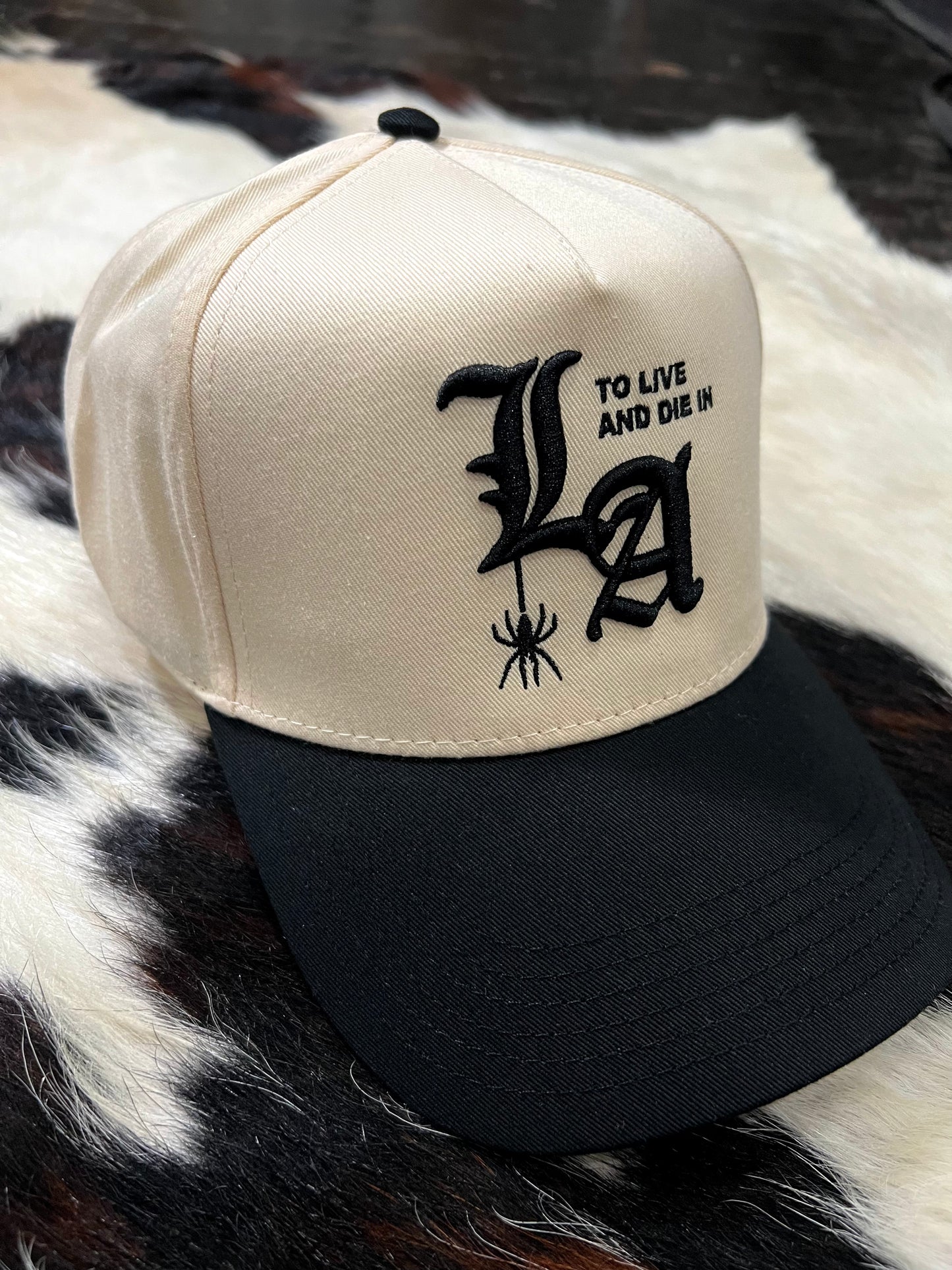 To live and Die in LA 5 Panel Snap Back Cap in Natural / Black (Black Lettering)