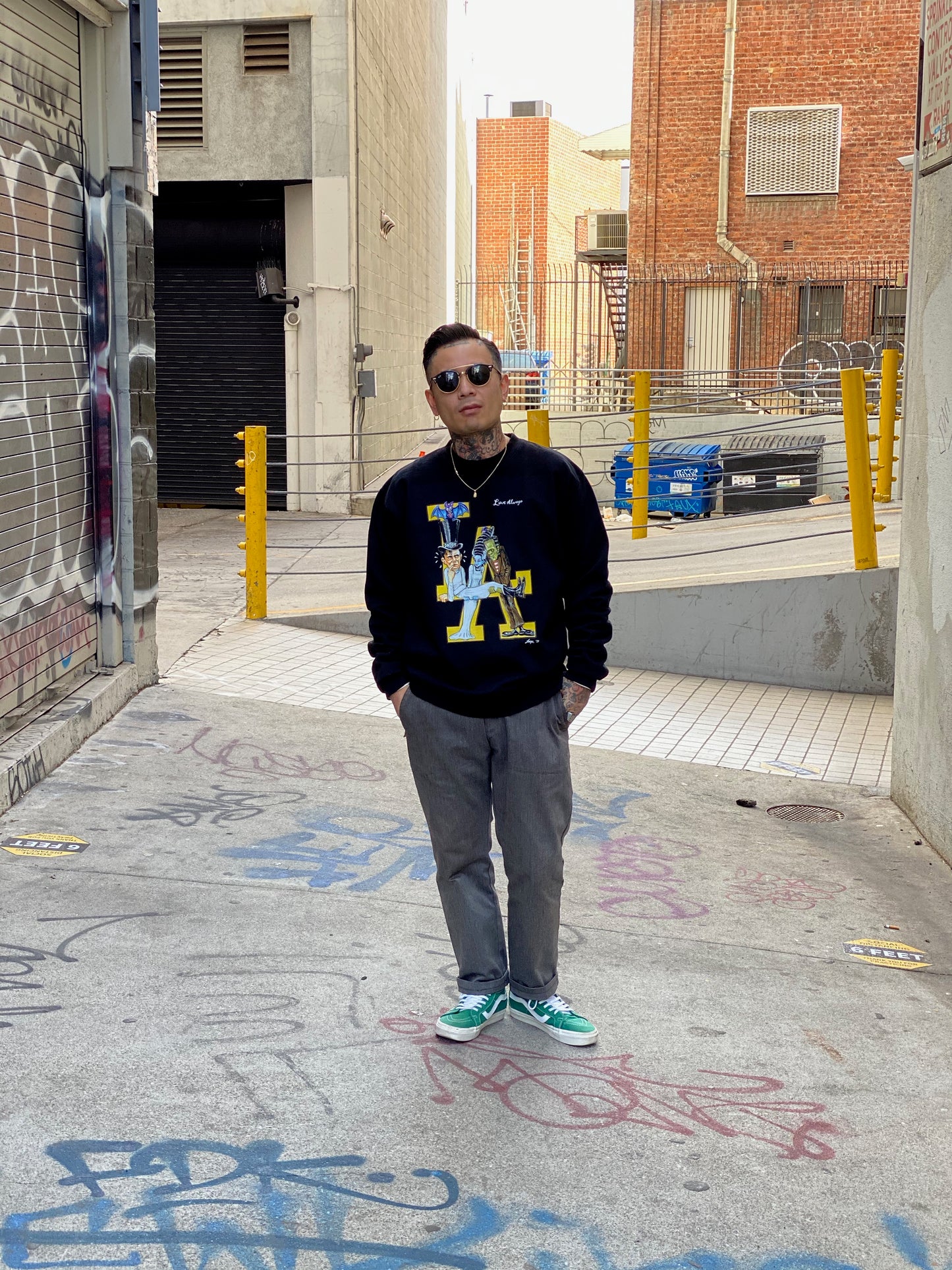 LA Monster Classic Crew Neck Sweatshirt in Black