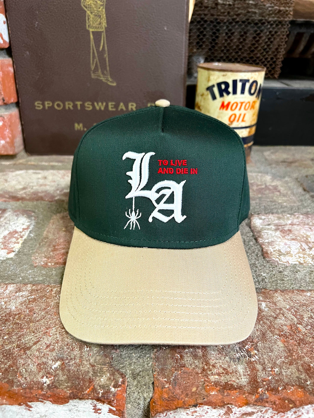 To live and Die in LA 5 Panel Snap Back Cap in Green/Beige