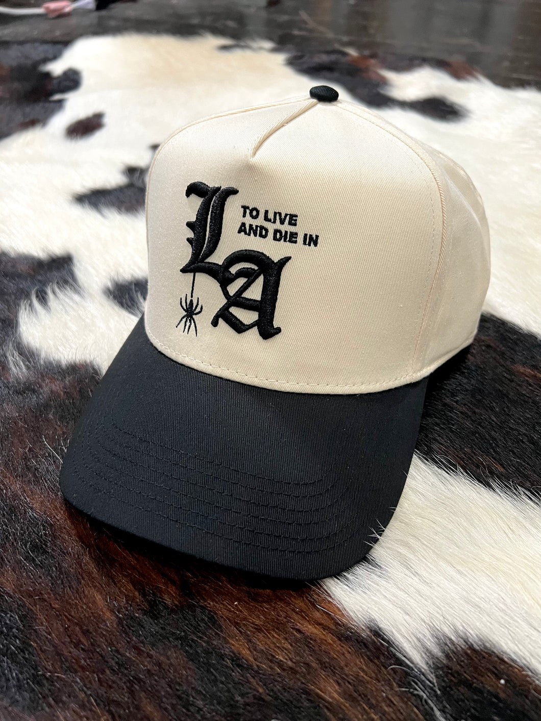 To live and Die in LA 5 Panel Snap Back Cap in Natural / Black (Black Lettering)